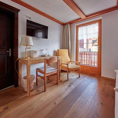 Hotel Alpenblick Zeneggen エクステリア 写真