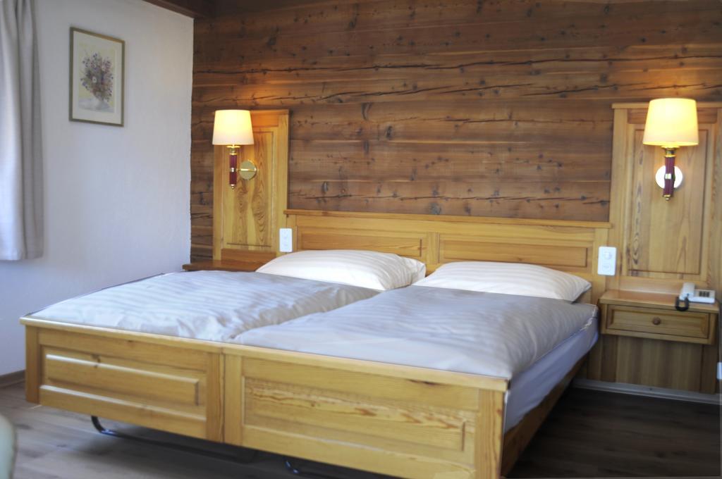 Hotel Alpenblick Zeneggen 部屋 写真