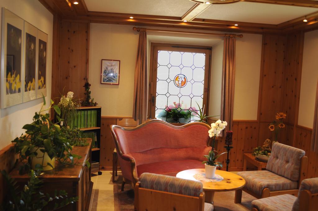 Hotel Alpenblick Zeneggen エクステリア 写真
