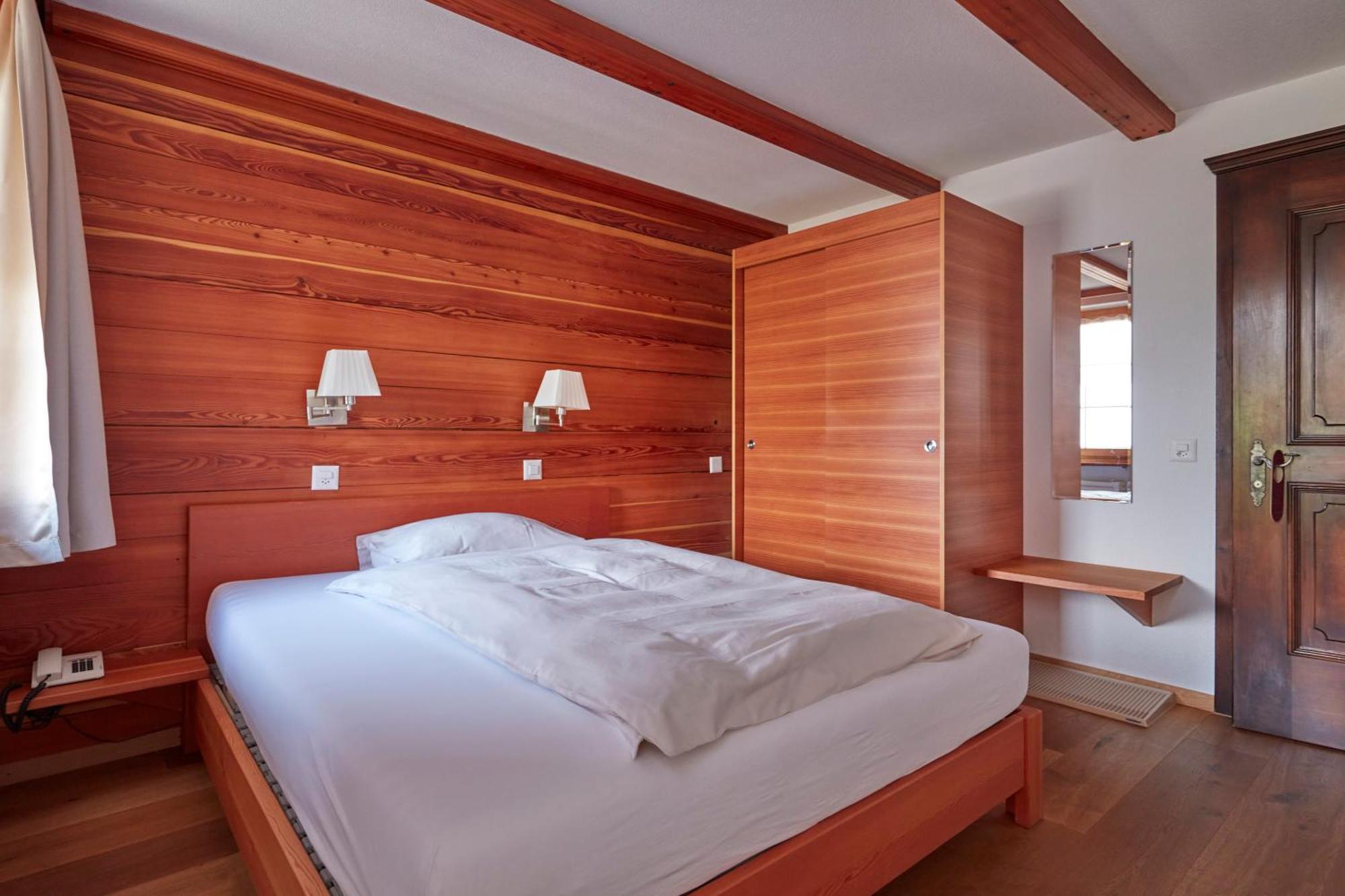 Hotel Alpenblick Zeneggen エクステリア 写真