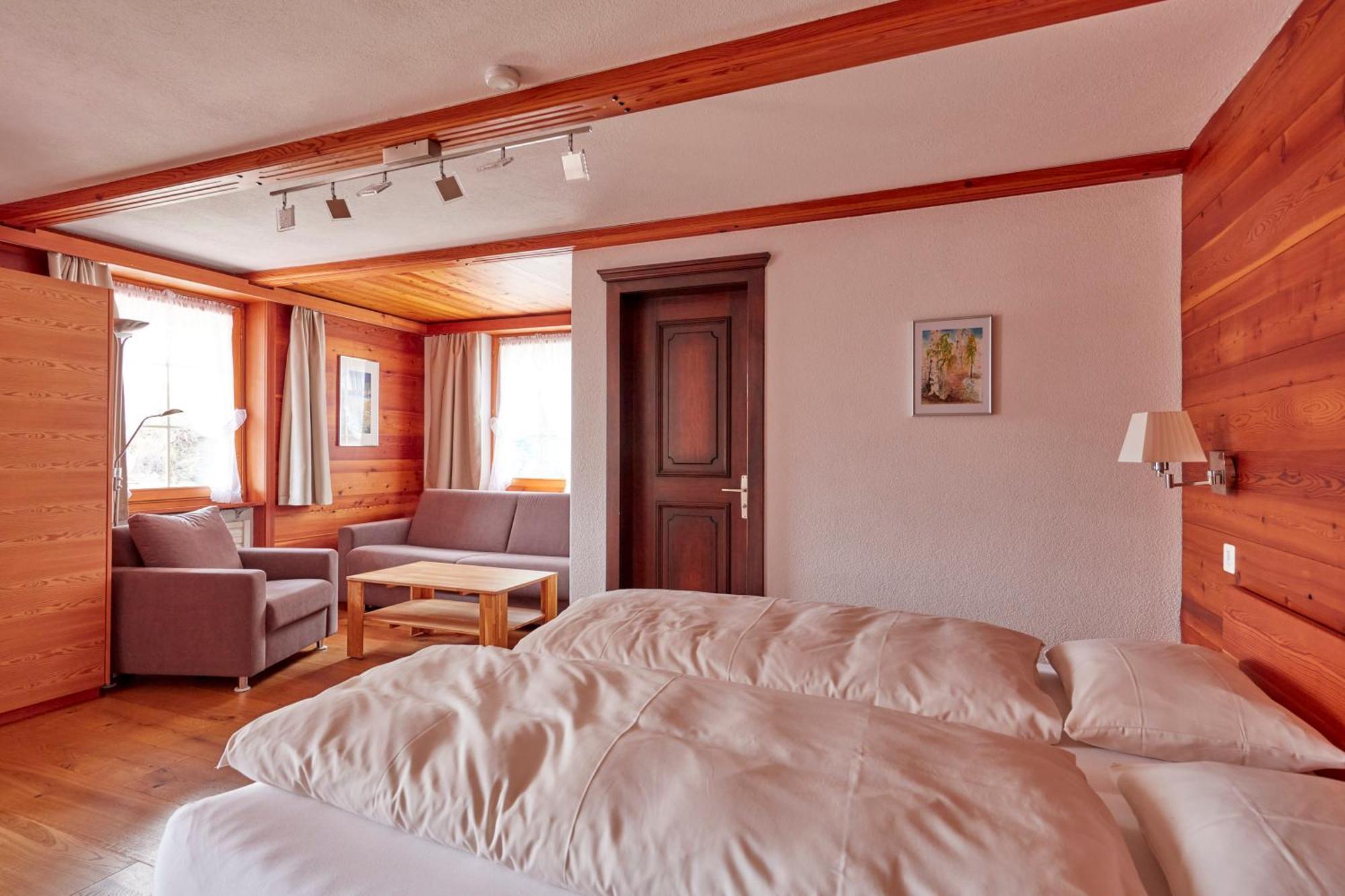 Hotel Alpenblick Zeneggen エクステリア 写真