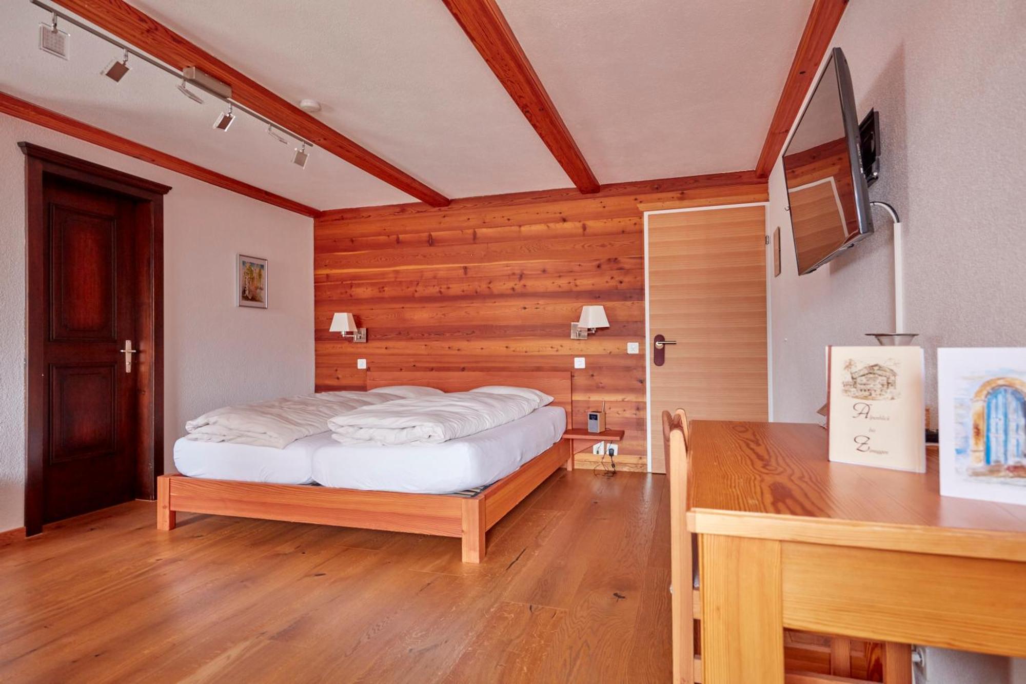 Hotel Alpenblick Zeneggen エクステリア 写真