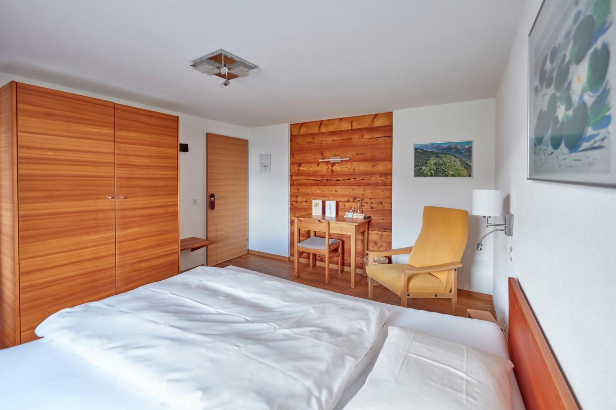 Hotel Alpenblick Zeneggen エクステリア 写真