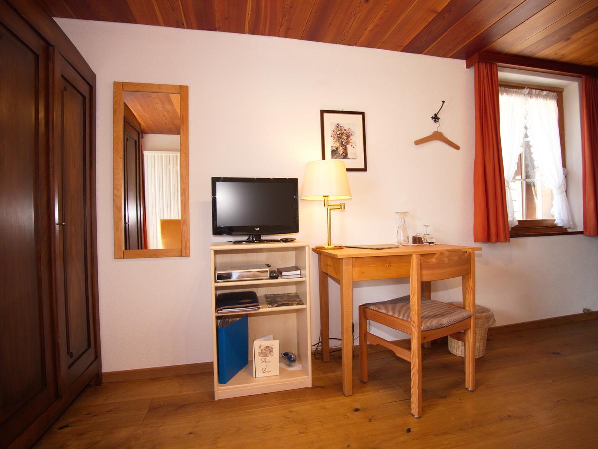 Hotel Alpenblick Zeneggen エクステリア 写真