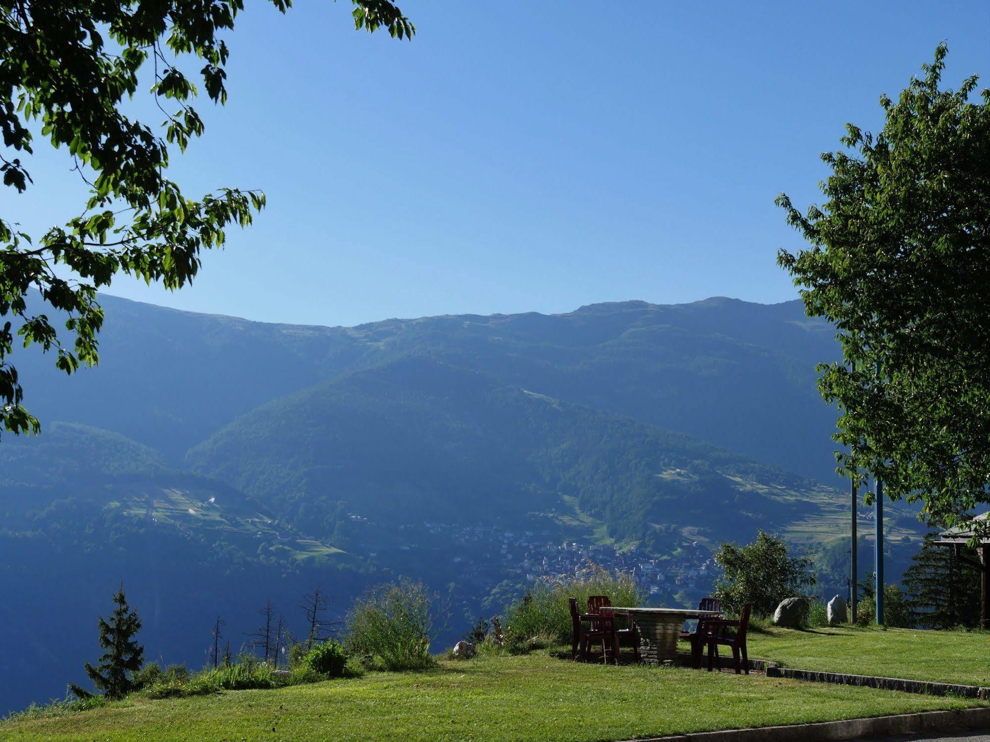 Hotel Alpenblick Zeneggen エクステリア 写真